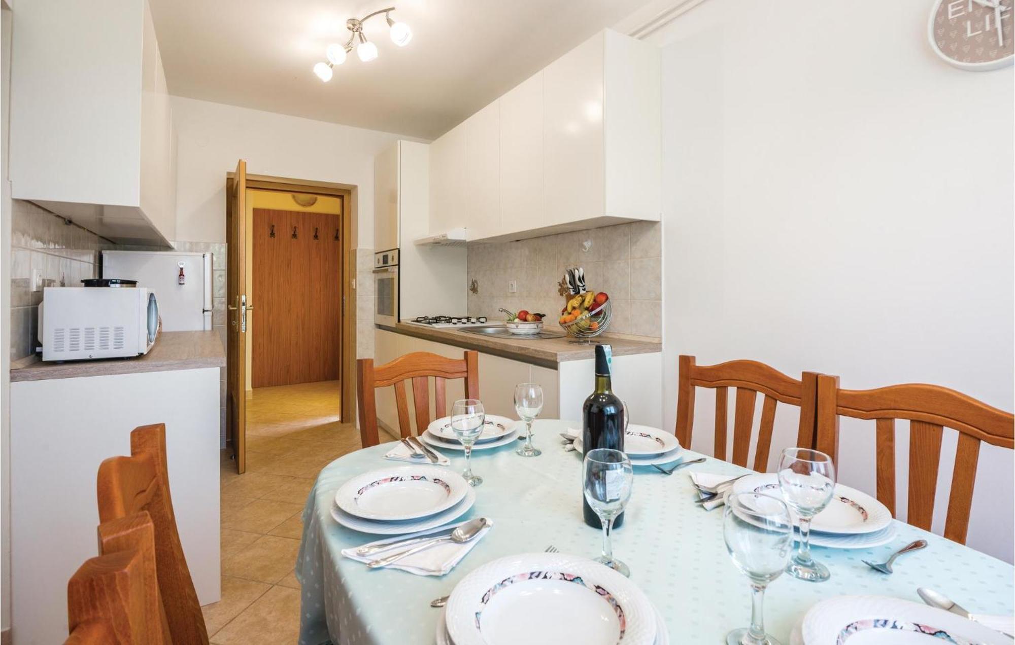 Amazing Apartment In Veprinac With Kitchen Extérieur photo