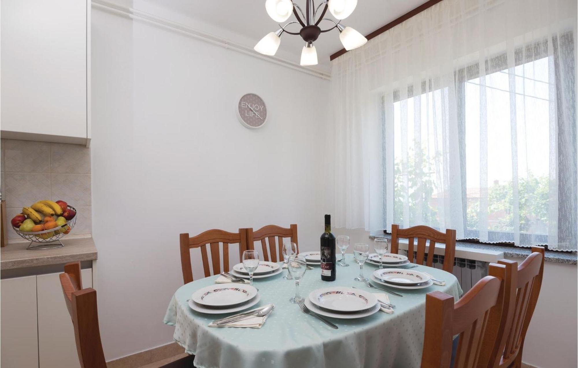 Amazing Apartment In Veprinac With Kitchen Extérieur photo